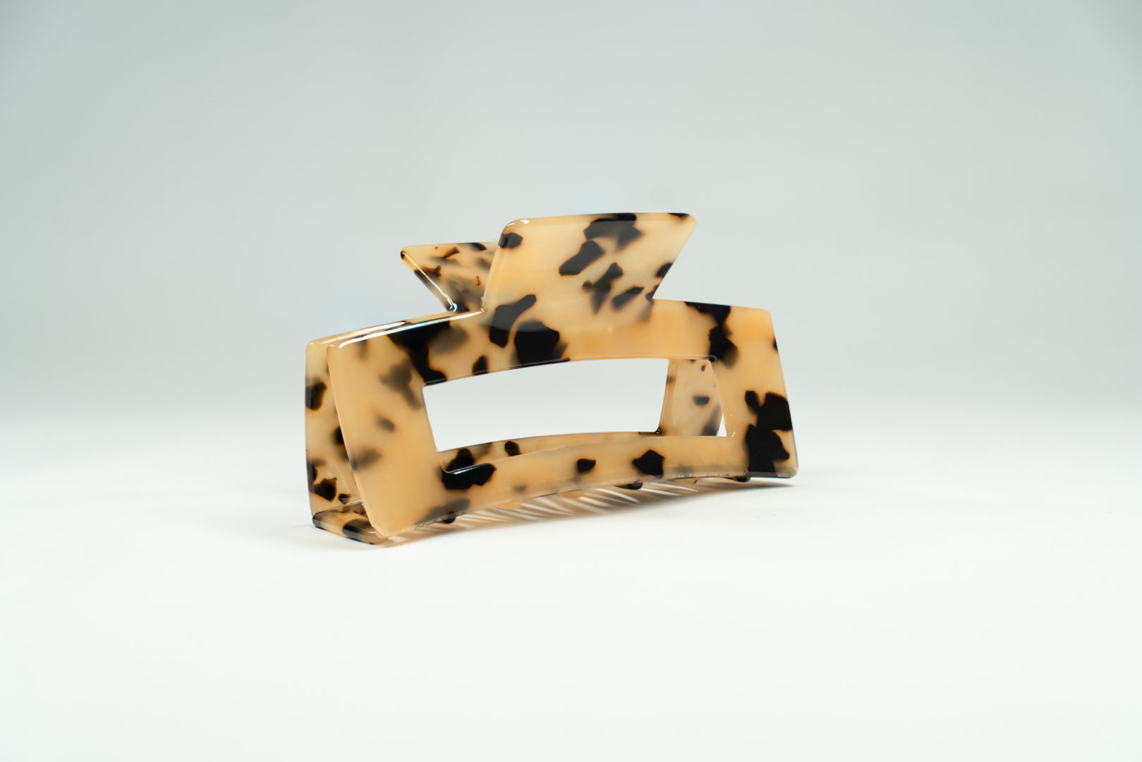 CORA CLAW CLIP